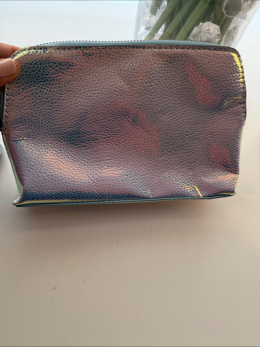 Holographic Iridescent Women's Zip makeup bag - Shimmering Multi-Color - Picture 2 of 6